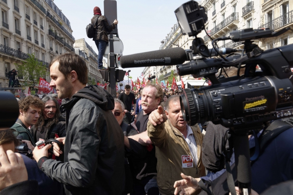 566d46037e2c3_manif12avril2014(6).thumb.