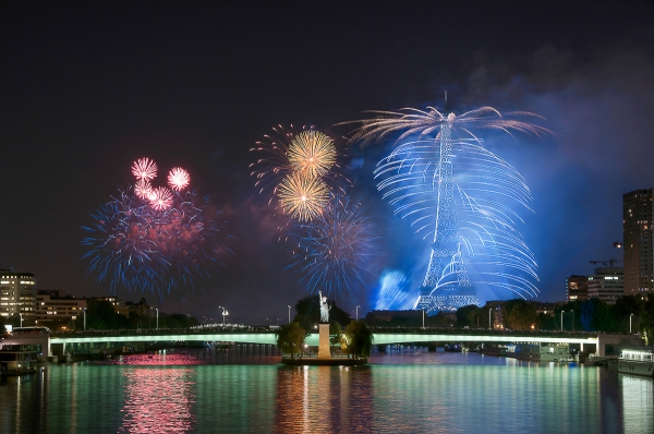 SUN_14JUILLET.thumb.jpg.00a20155c9e0f03a
