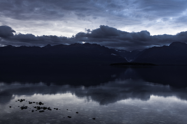 Te_AnauLake.jpg.0a3212d2e0bfdead15f048bbe4d35c12.jpeg