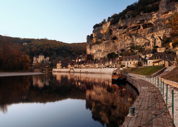 La_Roque_Gageac_forum.thumb.jpg.9e60e995bf19a3bde658a964e1beb9ec.jpg
