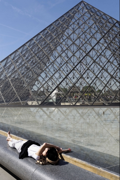 568d99c3c1577_siestepyramidecouleurpourF