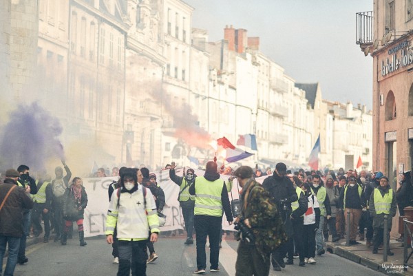 Gilets-jaunes-acte-9-la-rochelle_039.thumb.jpg.025905279e0589a3671a6d6303ba1c96.jpg