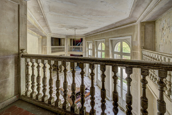 villa_abandonne.thumb.jpg.9b3e43d2d7960ed174983faf1c4141b7.jpg