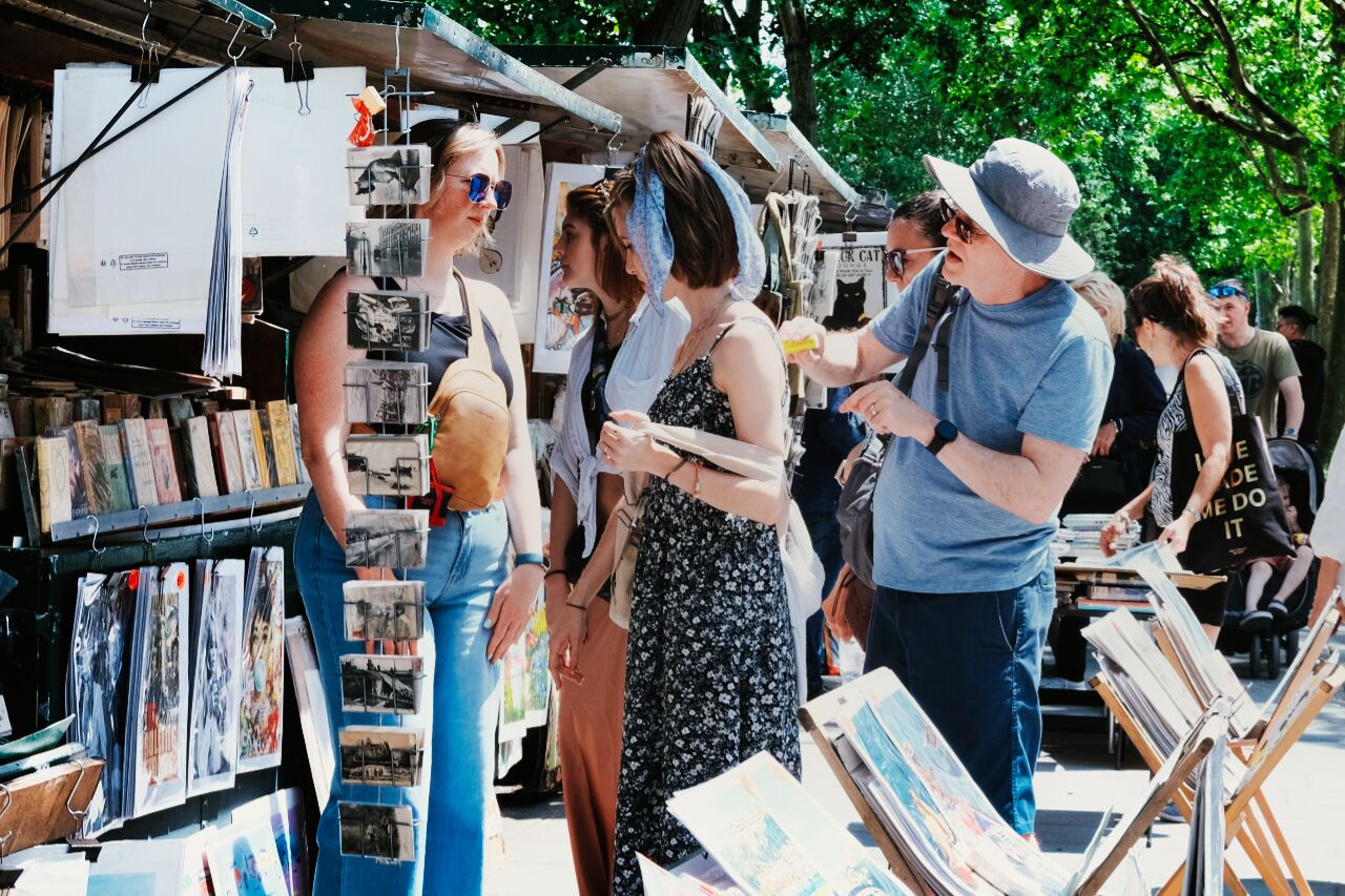 Au soleil chez les bouquinistes.jpg